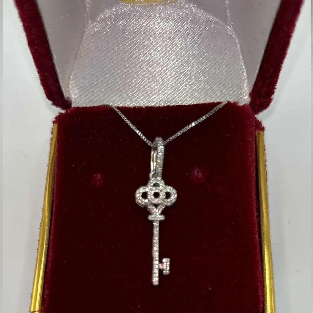 **HOST PICK** STUNNING Diamond & White Gold Key Necklace - Picture 3 of 13